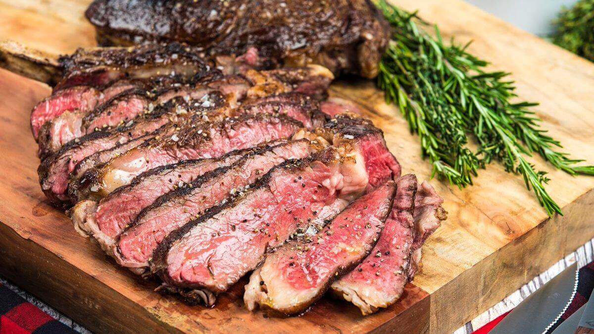 Thăn ngoại và thăn nội bò Wagyu nhật chân ái món steak