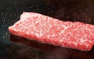 GIÁ THỊT BÒ KOBE VÀ WAGYU NHẬT CHÊNH LỆCH LỚN LÀ VÌ SAO ? 