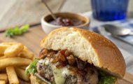 Bò Wagyu Trong Món Burger: Tạo Nên Những Chiếc Burger Cao Cấp Đậm Vị